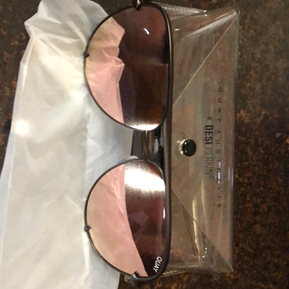 Quay Australia sunglasses - Picture 3 of 3